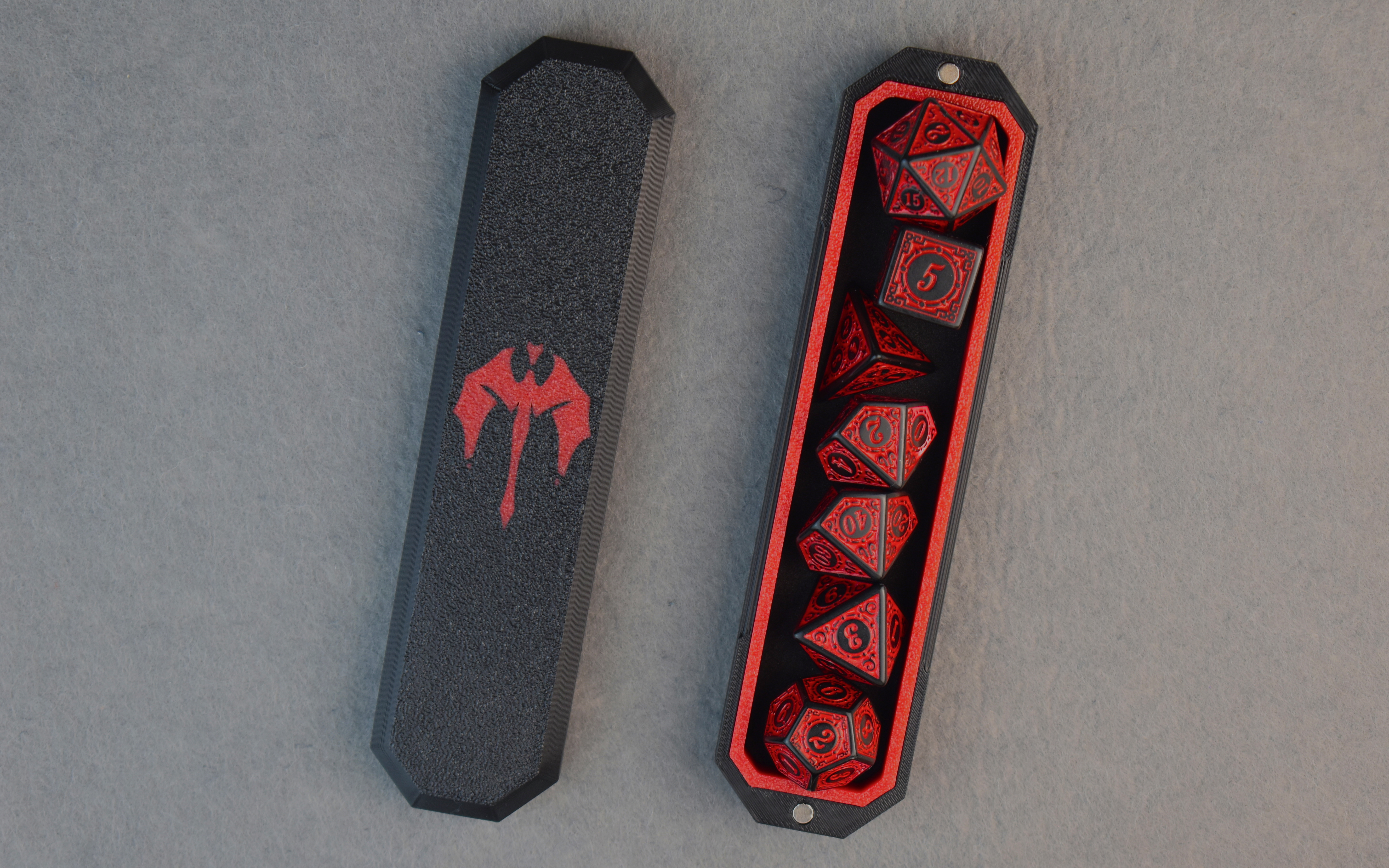 Kości z pudełkiem (Czerwone)